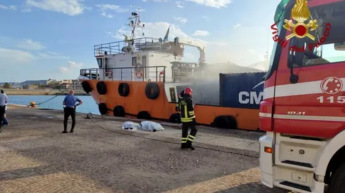 Un vapor din Italia a sărit în aer, în portul Crotone. Cel puțin trei persoane și-au pierdut viața, spulberate de suflul deflagrației