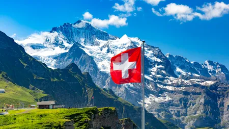 Gestul cu care Elveția i-a dat mat Americii: a refuzat survolarea teritoriului său de către avioane militare. Explicația este simplă