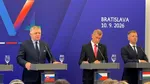 Peter Magyar critică UE la Summitul V4 de la Bratislava: „Nu este drept ca Ungaria să plătească amendă zilnic pentru că își protejează frontiera”