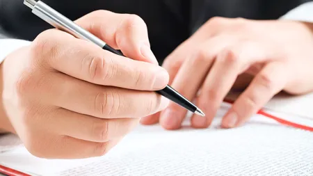 Care sunt actele necesare pentru vânzare unei locuințe și ce taxe trebuie să plătești / Tranzacția se poate face DOAR la notar