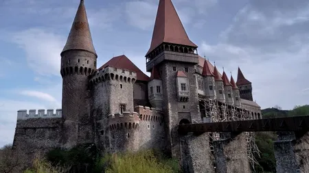 De ce se află turismul din România în criză. Care este salariul mediu net în industria turistică