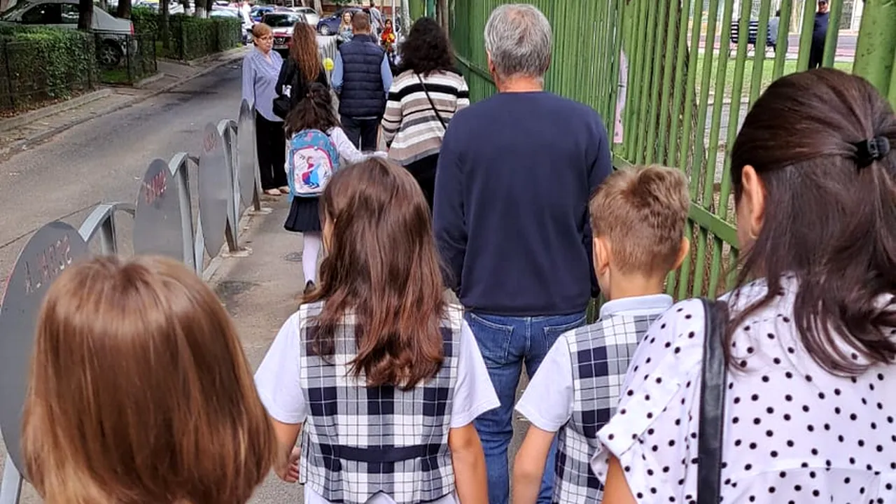 Inspectoratul Şcolar Bucureşti cere părinţilor să nu trimită copiii în colectivitate dacă au simptome de gripă