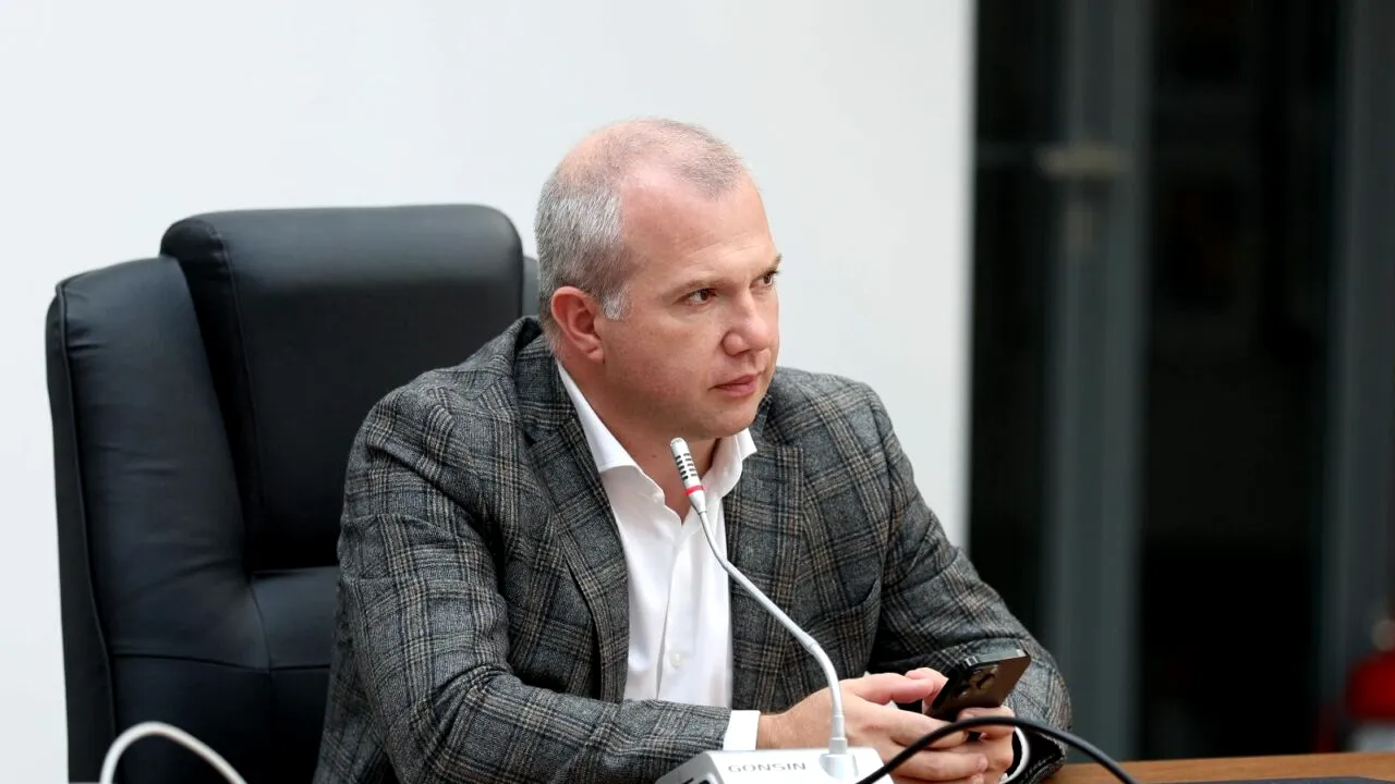 Declarații CONTROVERSATE ale primarului din Galați, după mesajele Ro-Alert: „Cred că tot acest spectacol la care asistăm ar trebui puțin redus”