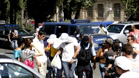 Percheziții în Argeș și Suceava; nouă persoane suspectate de contrabandă cu țigări, duse la audieri 