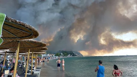 Un nou incendiu de vegetație în nordul Greciei. Turiștii și locuitori din regiunea Halkidiki sunt evacuați de urgență