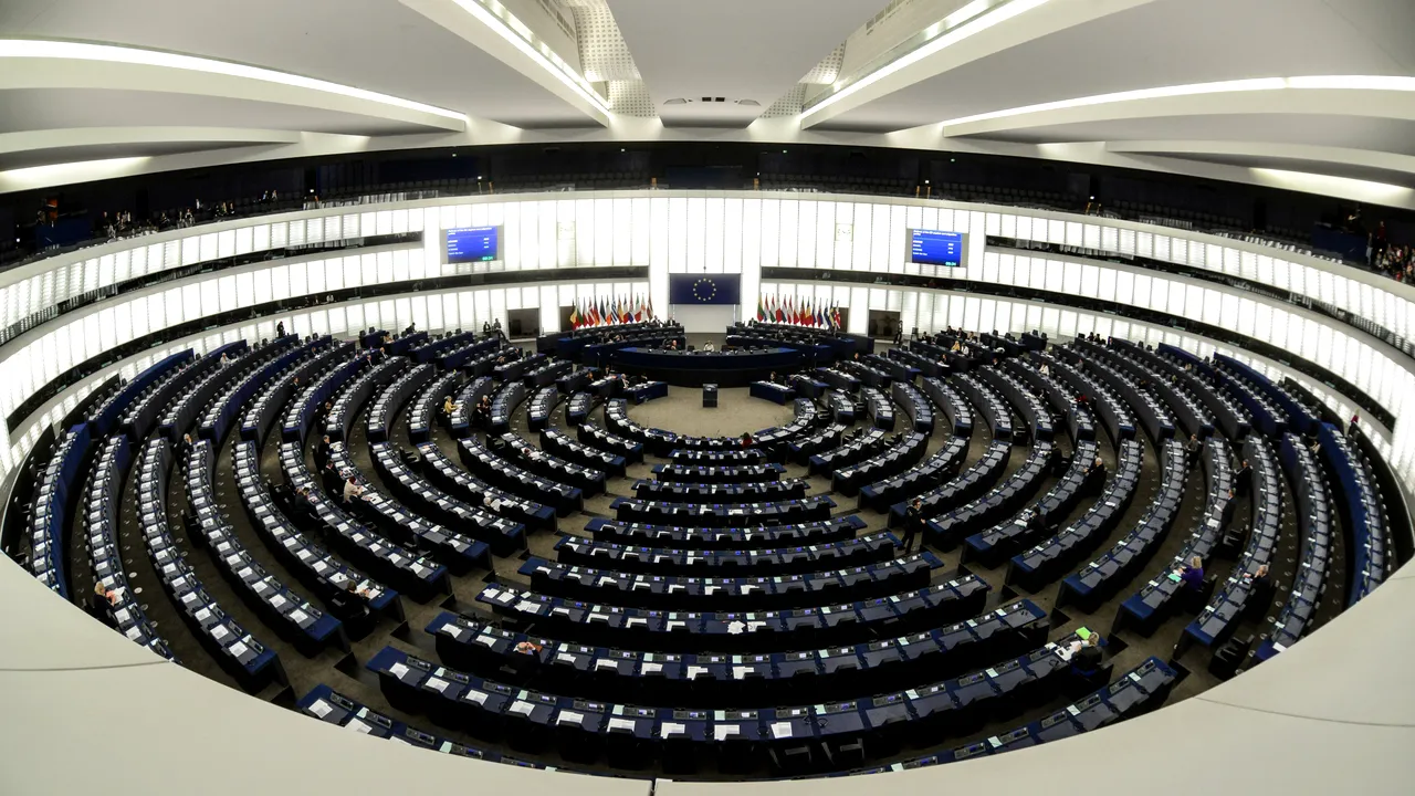 POZIȚIE. Parlamentul UE ar putea cere sesizarea Curţii Internaţionale de Justiţie pe tema legii din Hong Kong