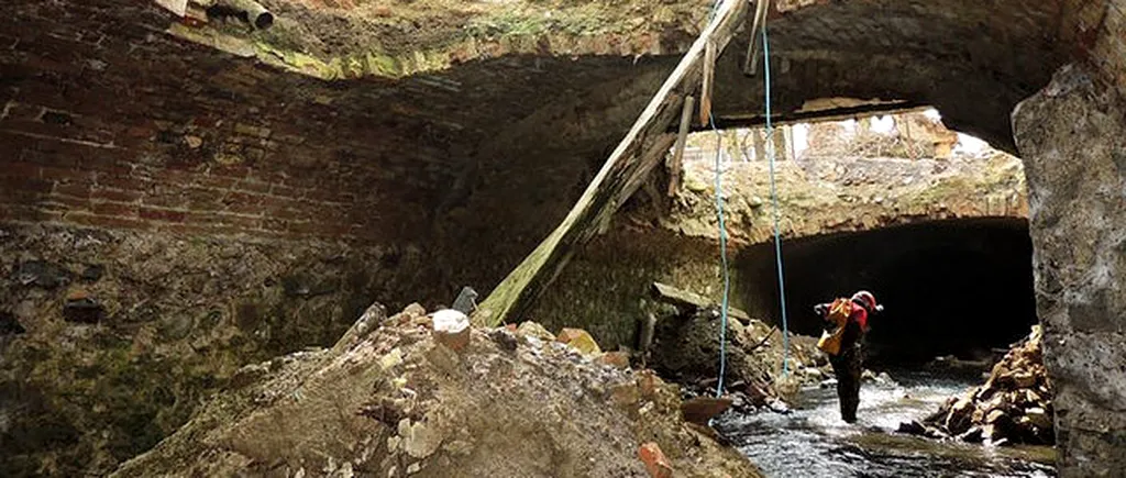 Tunel medieval spectaculos cu cascade subterane, sub orașul Oravița