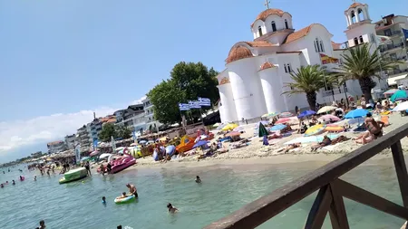 Stațiunea din Grecia unde temperaturile nu trec de 30 de grade ziua, iar noaptea e „FRIG ca în Siberia”. De 30 de ani, e preferata românilor