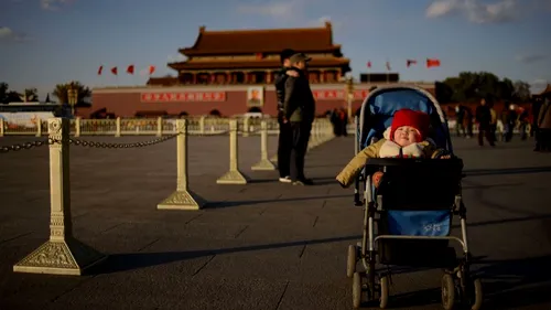 Decizia care ar putea schimba viitorul familiilor din China. Ce pregătesc autoritățile de la Beijing