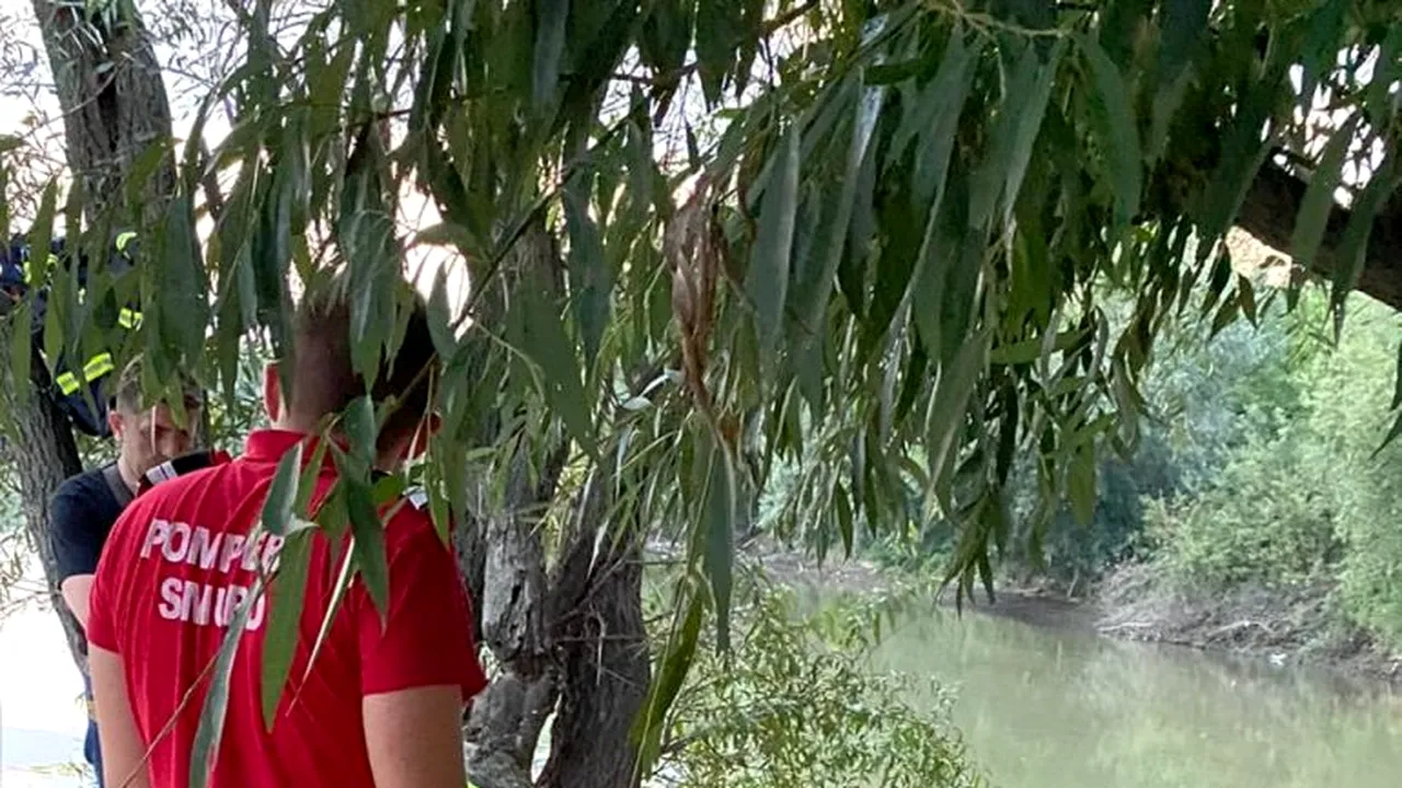 Adolescent de 16 ani, găsit înecat în râul Mureș. Băiatul voia să se răcorească