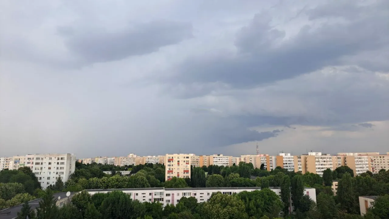 Cod portocaliu de vijelii în București și Ilfov. A fost emis mesaj RO-Alert