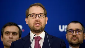Nouă USR-iști se luptă pentru ȘEFIA partidului. Cine sunt cei trei candidați respinși din cursă?
