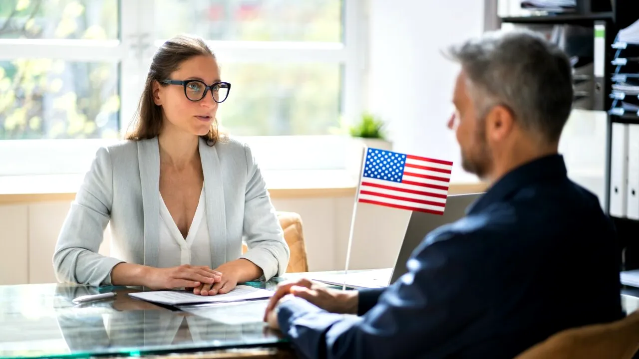 Administrația SUA justifică reevaluarea accederii ROMÂNIEI în programul Visa Waiver prin necesitatea îndeplinirii condițiilor de securitate