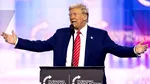 Avionul președintelui Donald Trump zboară deasupra României, în drum spre Summitul de la Ankara