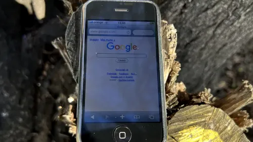 Cât costă acum primul telefon iPhone! Cu cât se vinde pe OLX