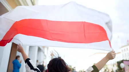 Nou val de arestări în Belarus. Mărturii din detenție: „Mă străduiam să respir cu o pungă de plastic pe cap și ei râdeau”