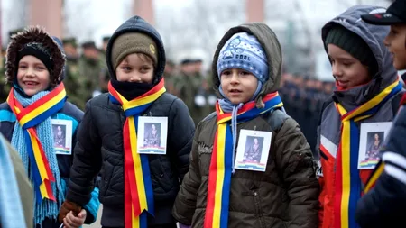 Raport Eurostat: Cât de expuși la sărăcie sunt copiii României. Rolul educației părinților în țara noastră