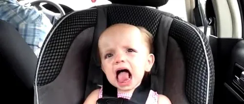 VIDEO: O fetiță de doi ani și jumătate i-a impresionat pe internauți cu o interpretare originală a piesei lui Elvis