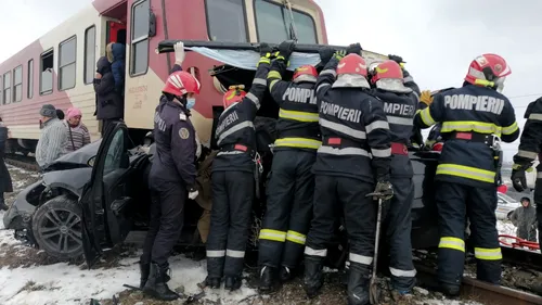Mașină lovită de tren, în județul Iași. Accidentul s-a soldat cu două decese