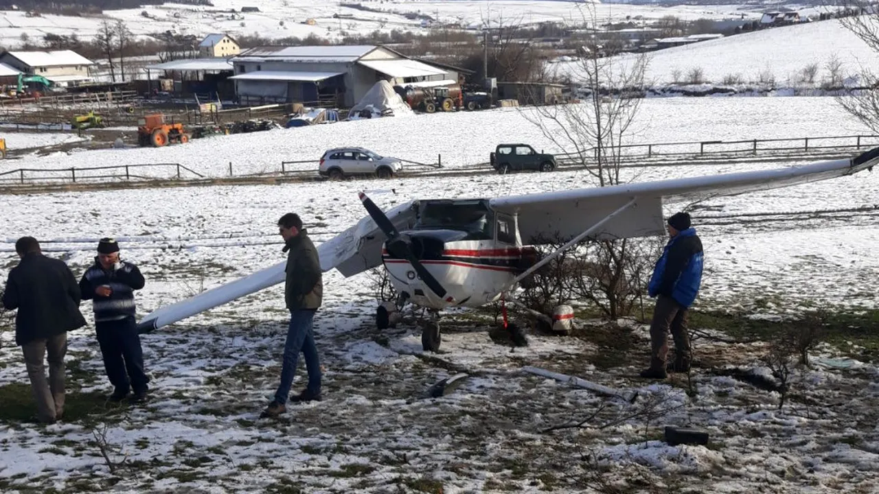 Avion de mici dimensiuni, prăbușit la scurt timp după decolare pe Aerodromul Măgura, Cisnădie. Care este starea celor doi piloți