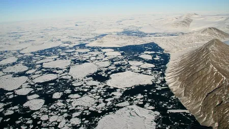 Topirea gheții Oceanului Arctic va cauza costuri la nivel global de cel puțin 60.000 miliarde dolari