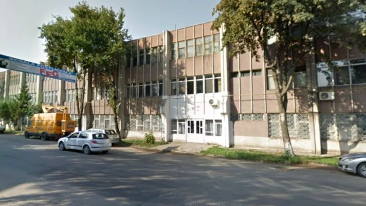 Halele și terenurile fabricii Te-Rox Prod din Pașcani, județul Iași, unde se produceau huse pentru scaune auto pentru copii, scoase la vânzare