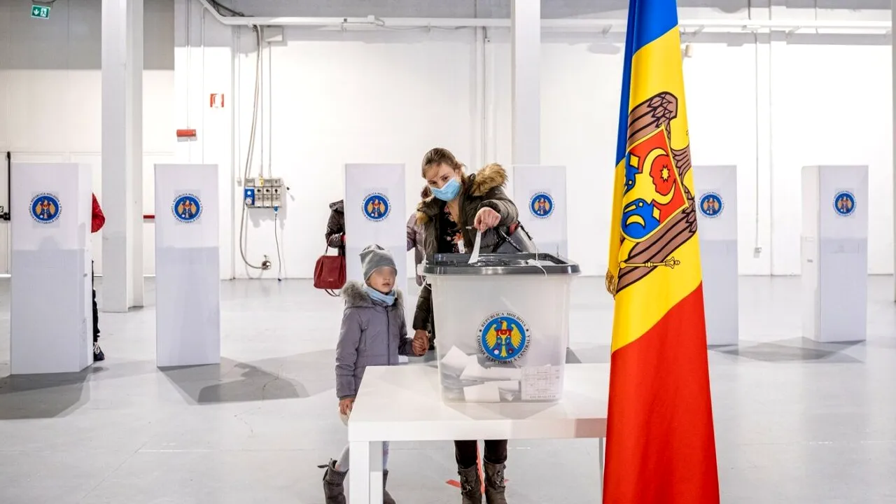 Alegeri în Moldova. Diaspora, prezență RECORD la urne după numărarea a 291 dintre cele 301 secții de votare / Ce partide ocupă primele 3 poziții ale „clasamentului electoral”