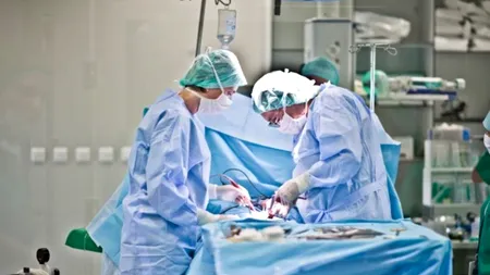 Un copil de 7 ani, operat la piciorul sănătos