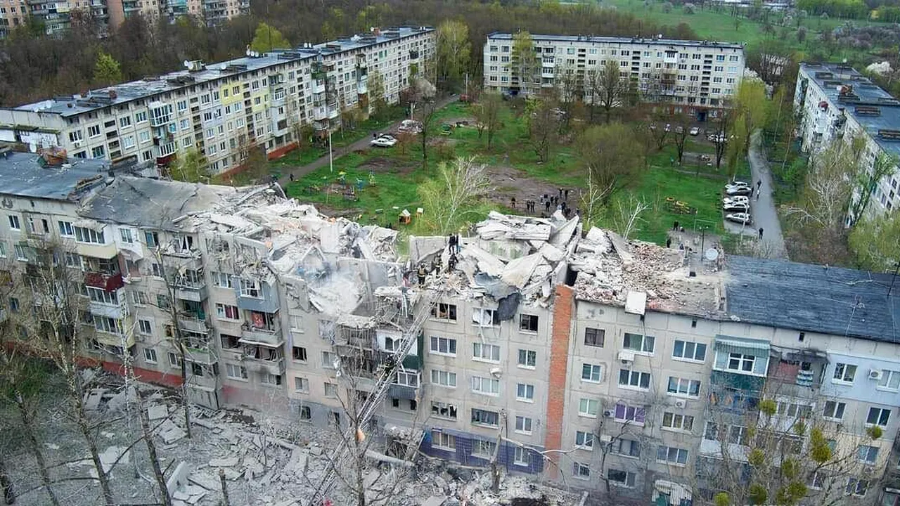 LIVE UPDATE | Război în Ucraina, ziua 416: Cel puțin nouă oameni, între care un COPIL de doi ani, au fost uciși de o rachetă rusească în Sloviansk