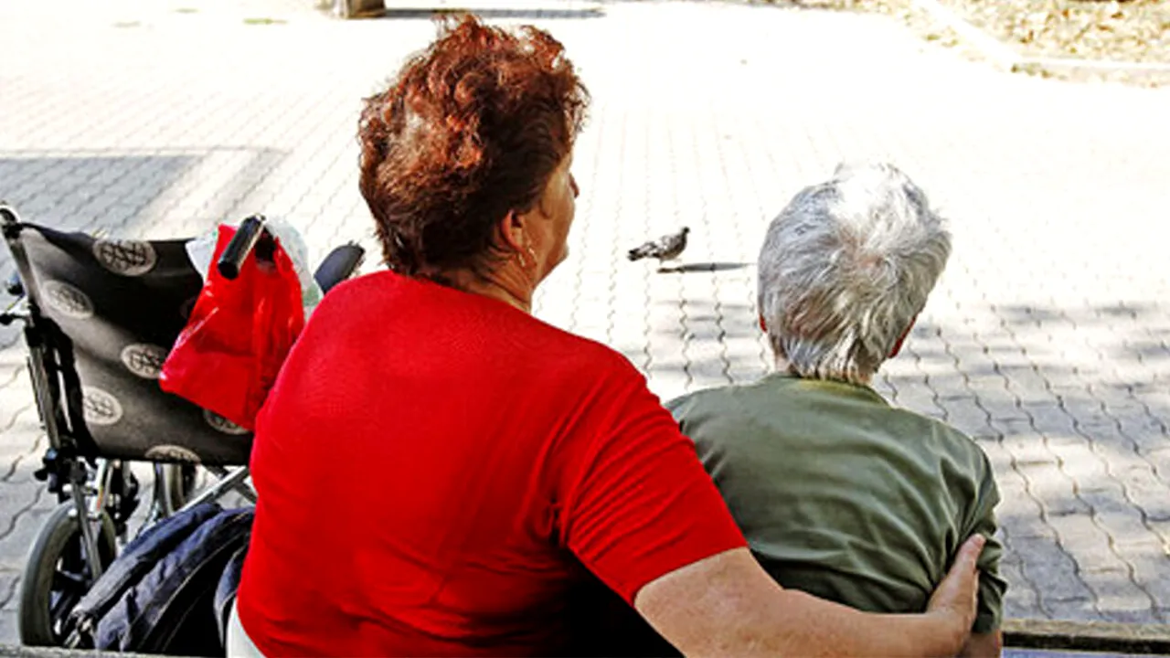 De necrezut! Ce a primit o BADANTĂ moldoveancă de la pensionara pe care o îngrijea. Testamentul a lăsat-o fără cuvinte