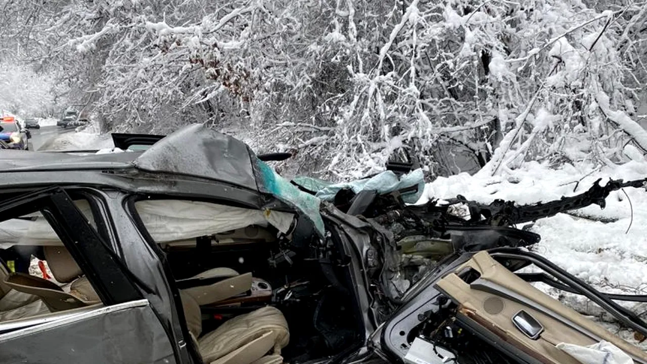Doi morţi şi un rănit în urma unui accident rutier produs în Argeș (FOTO)