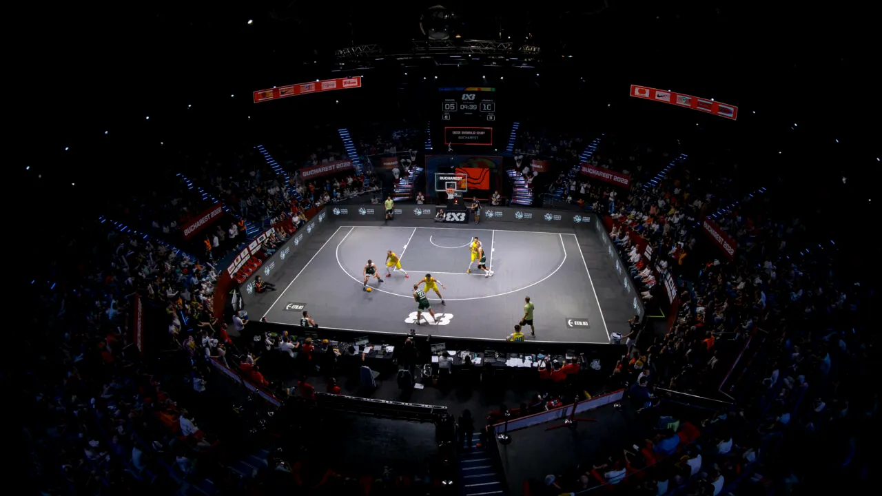 Campionatele Mondiale de Baschet 3x3 pentru tineret, din București, s-au disputat într-o atmosferă ca în finalele NBA