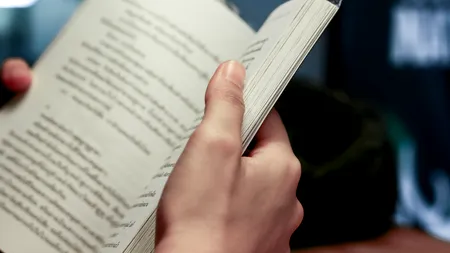 Statistică îngrijorătoare pentru România! Aproape jumătate dintre tineri spun că nu au citit niciodată o carte