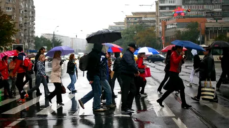 PROGNOZA METEO. Cod galben de ploi și vijelii în București și 20 de județe