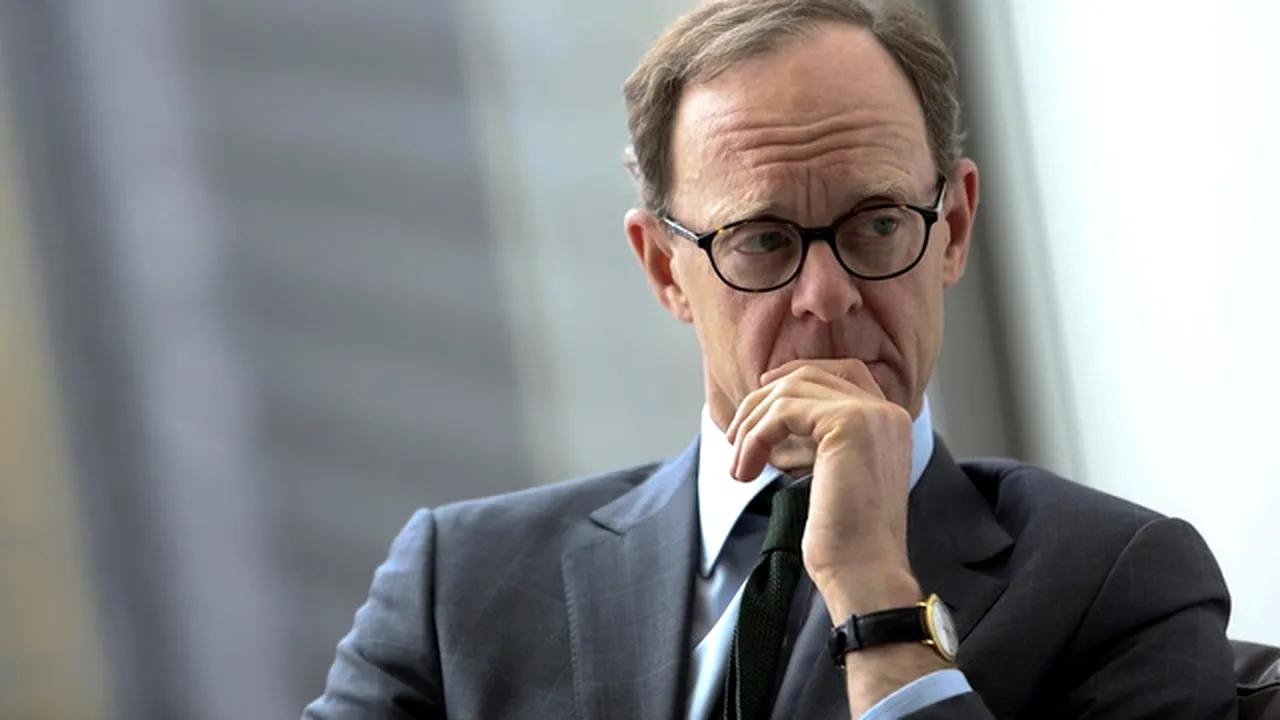 Cine este J.C. Flowers, omul care tocmai a cumpărat o bancă în România