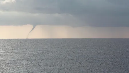 VIDEO Fenomene meteo extreme în România. O tornadă a fost surprinsă luni la Sulina