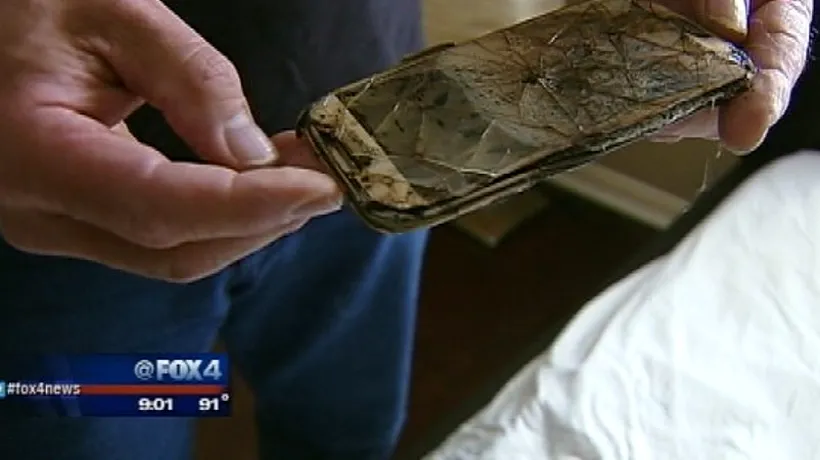 Telefonul unei adolescente americane a luat foc în timpul nopții. Ce spun reprezentanții Samsung. VIDEO