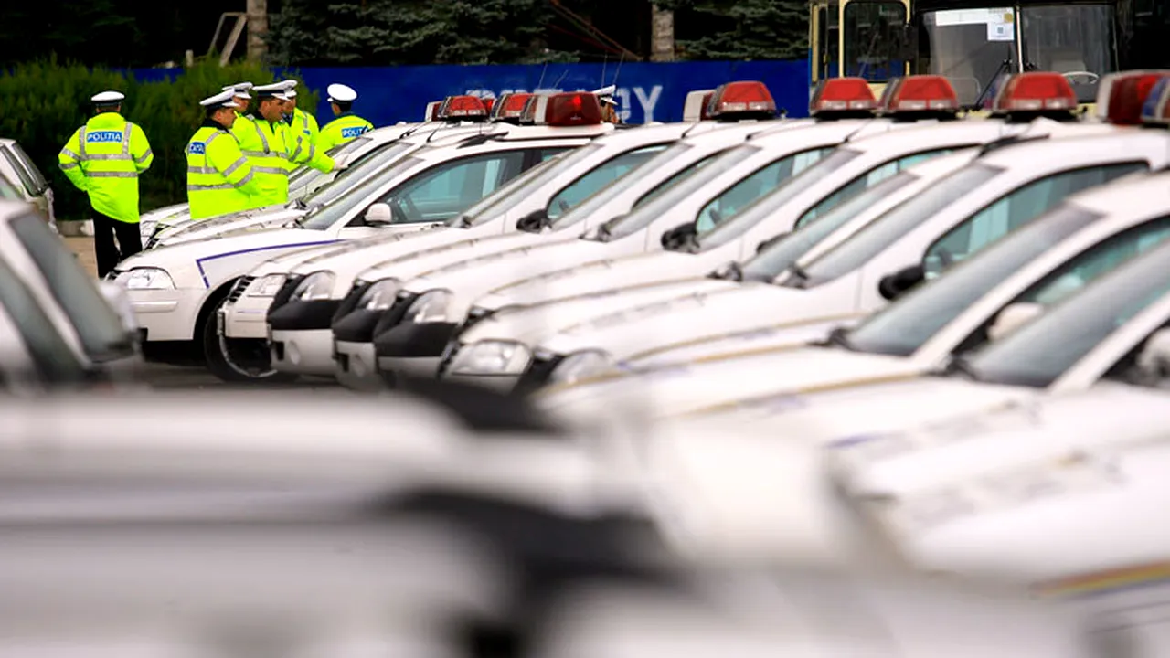 O mamă din Bistrița, arestată după ce A SPART o casă alături de cele două fetițe ale sale. Polițiștii au recuperat mii de euro