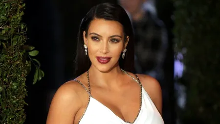 Kim Kardashian a născut o fetiță, cu o lună înainte de termen