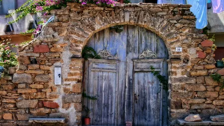 Destinația de VIS în care o casă poate fi cumpărată cu 1 euro. Există o singură condiție