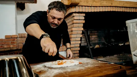 FOTO / Chef Sorin Bontea, despre copilăria sa. ”Mama gătea un pui pentru ȘASE OAMENI, adică părinții și patru copii”