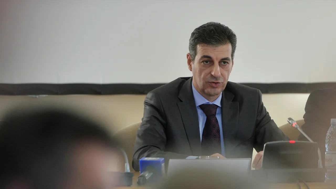 Averea ministrului Apărării, Mihnea Motoc, și a soției sale, judecătoare la CEDO: case la Sinaia și Strasbourg, un Jaguar și un Mercedes