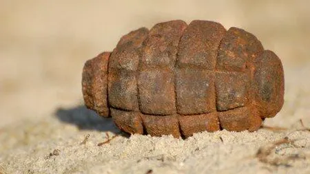 Un tânăr a găsit o GRENADĂ în balconul apartamentului tatălui său din Pitești
