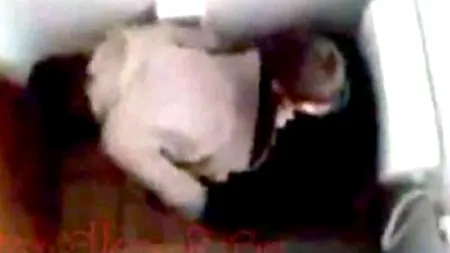 O fată de-a noua face sex cu doi băieți de-a opta. Ce au pățit azi cei trei elevi craioveni