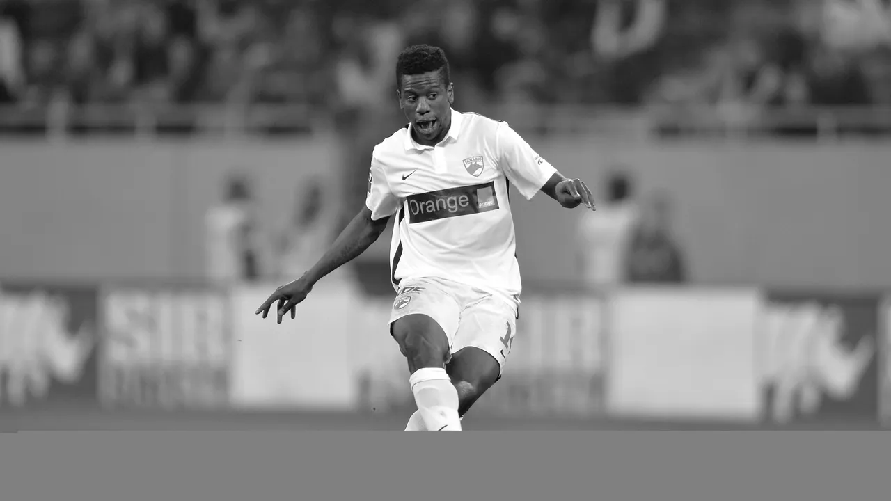 Patrick Ekeng, omagiat de peste 1500 de oameni la stadionul Dinamo