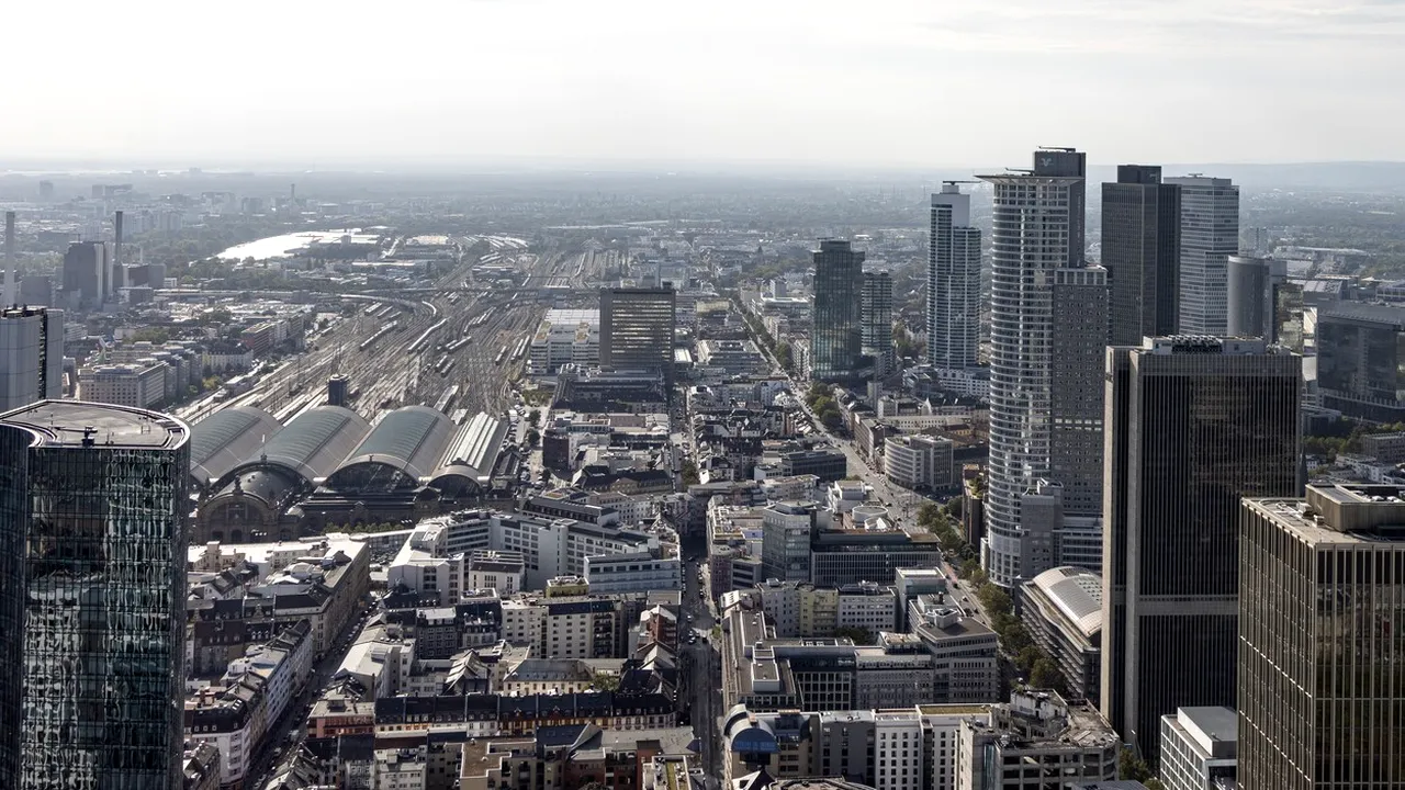 Studiu: Activitățile principalelor 100 de companii din Germania încetinesc, pe fondul tensiunilor internaționale