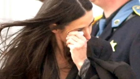 Fiicele actriței Demi Moore vor să solicite emiterea unui ordin de restricție împotriva ei