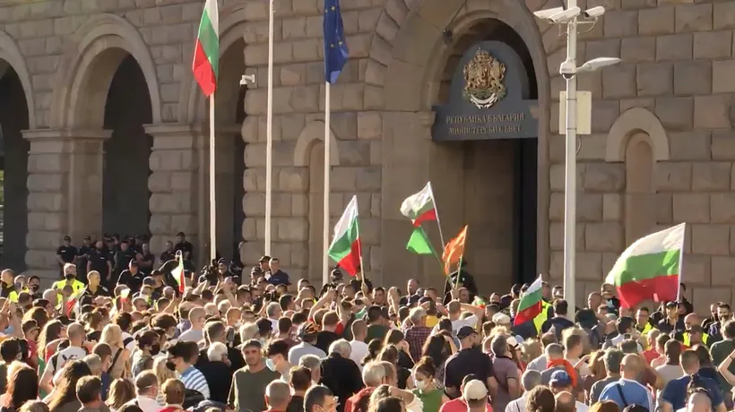 Manifestațiile de stradă se întețesc în Bulgaria. Protestatarii vor să blocheze accesul în Parlament și în alte instituții de Stat