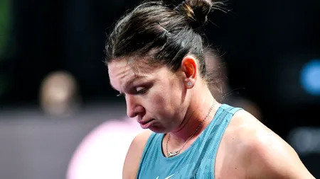 Simona Halep REVINE pe terenul de tenis, după ce și-a anunțat recent retragerea din activitate. Este primul meci jucat pe zgură în ultimul an
