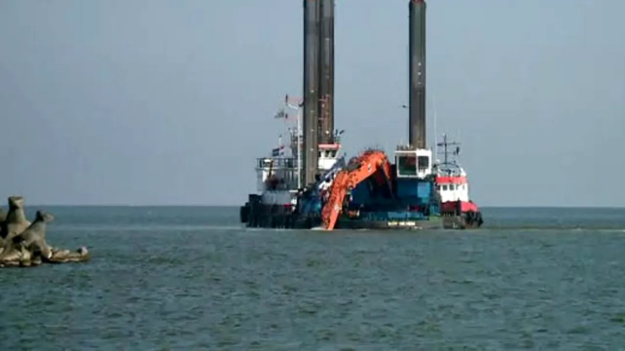 Lucrările care ar trebui să schimbe fața litoralului s-au împotmolit la Mamaia din 